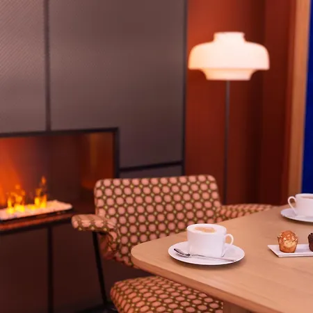 Yllen Eiffel Hotel