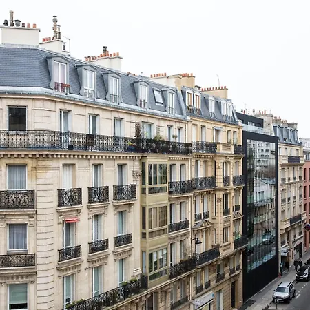 Yllen Eiffel Hotel