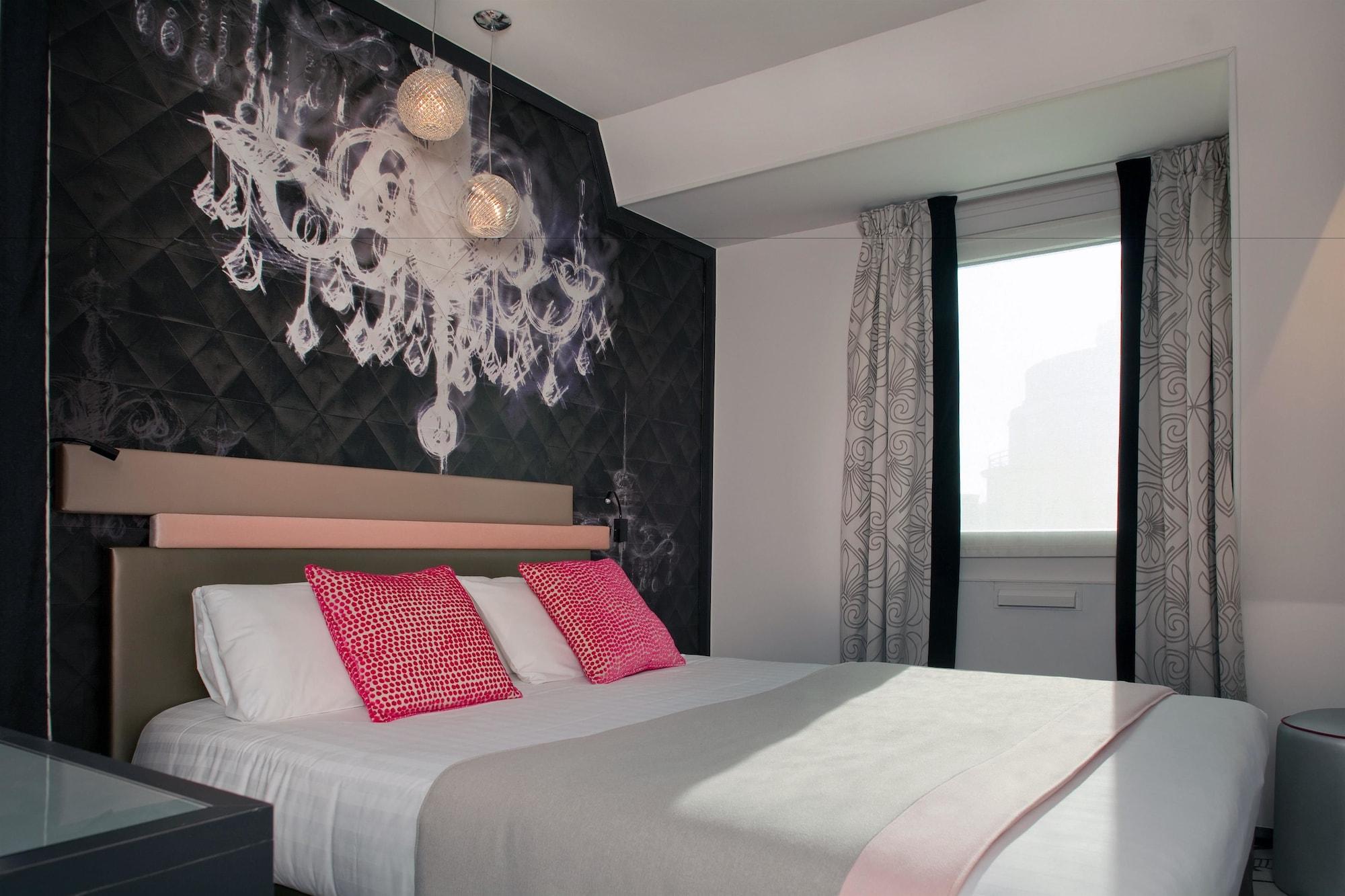 Yllen Eiffel Hotel Parigi