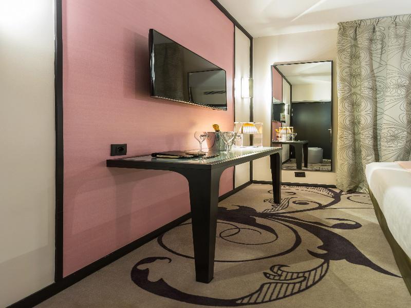 Yllen Eiffel Hotel Parigi