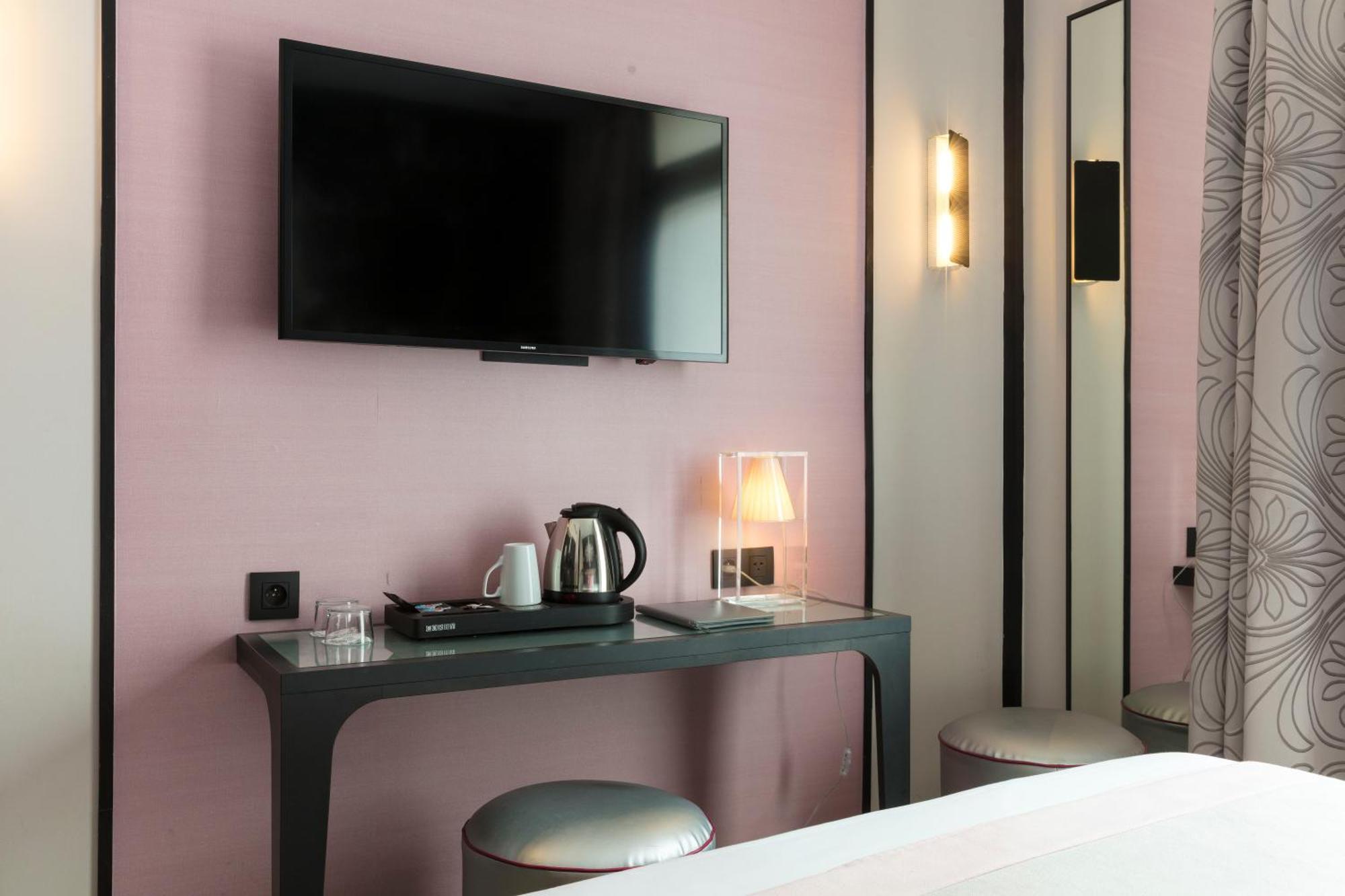 Hotel Yllen Eiffel 4*