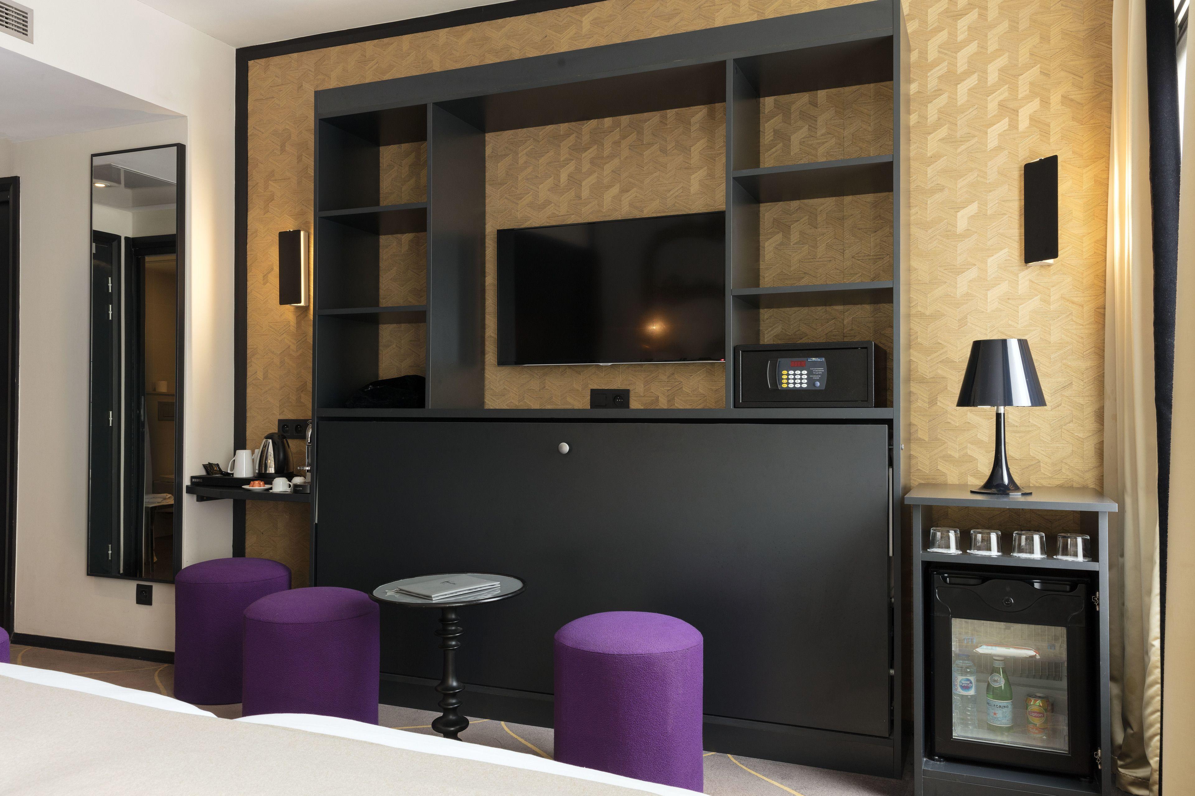 Yllen Eiffel Hotel