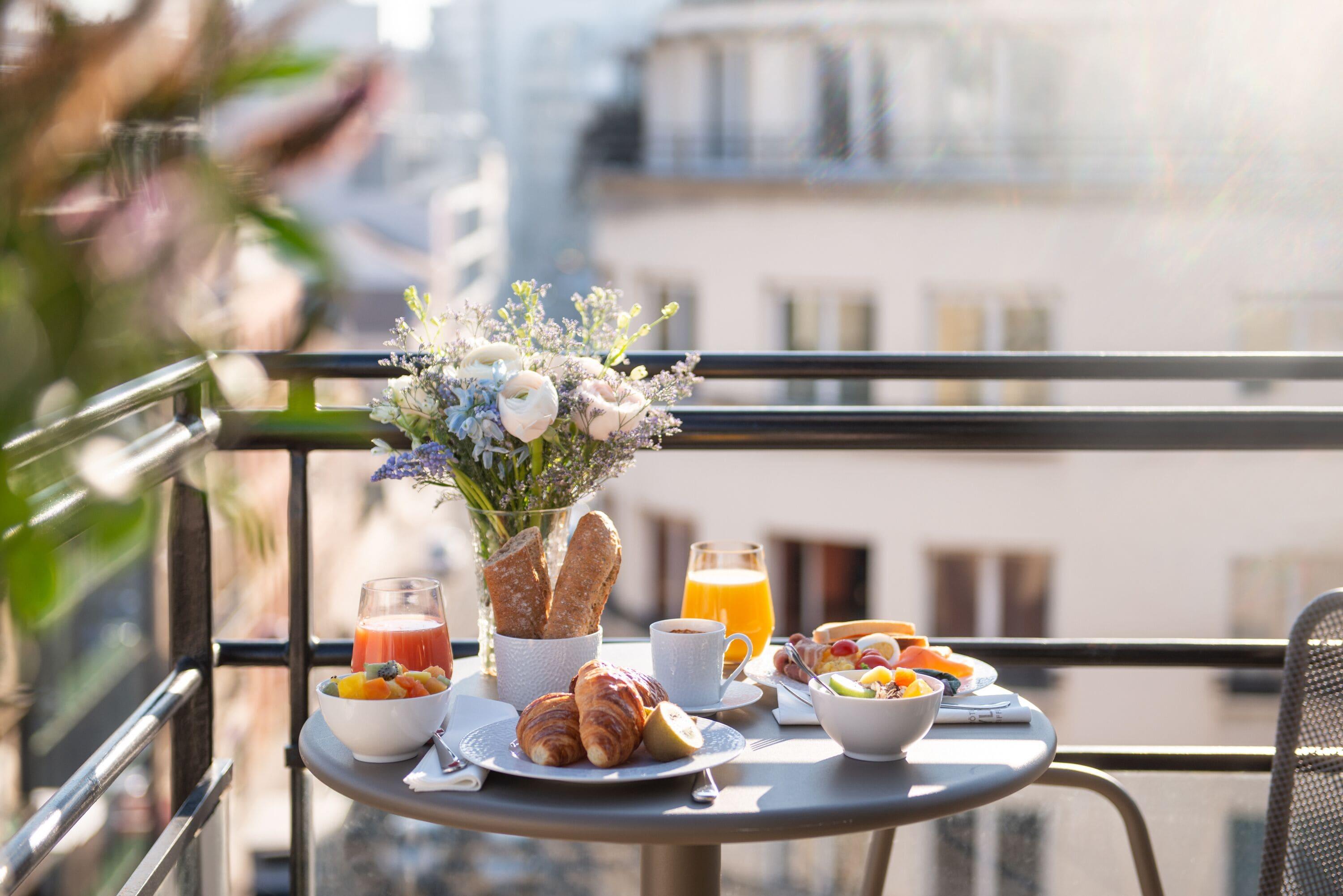 Yllen Eiffel Hotel