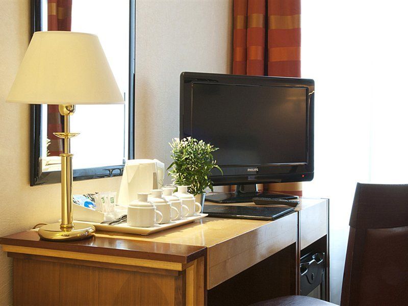 Yllen Eiffel 4* Parigi