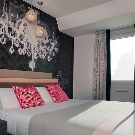 Hotel Yllen Eiffel